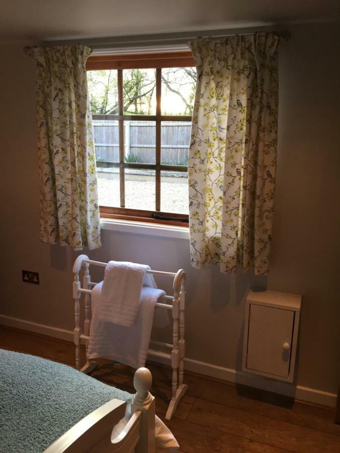 Stapehill Lodge B&B Hampreston Экстерьер фото