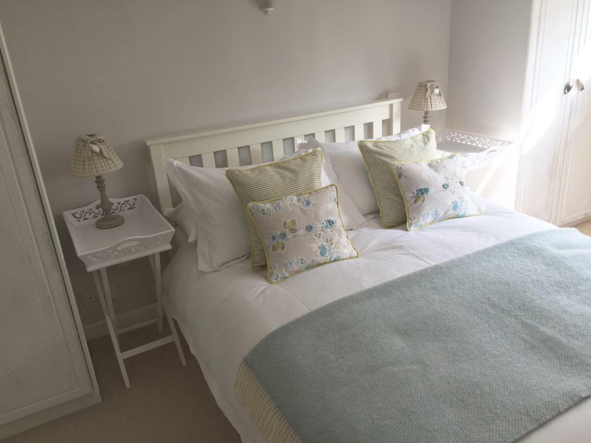 Stapehill Lodge B&B Hampreston Экстерьер фото