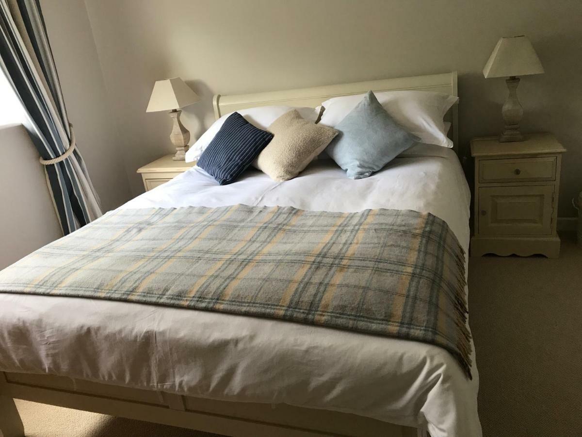 Stapehill Lodge B&B Hampreston Экстерьер фото