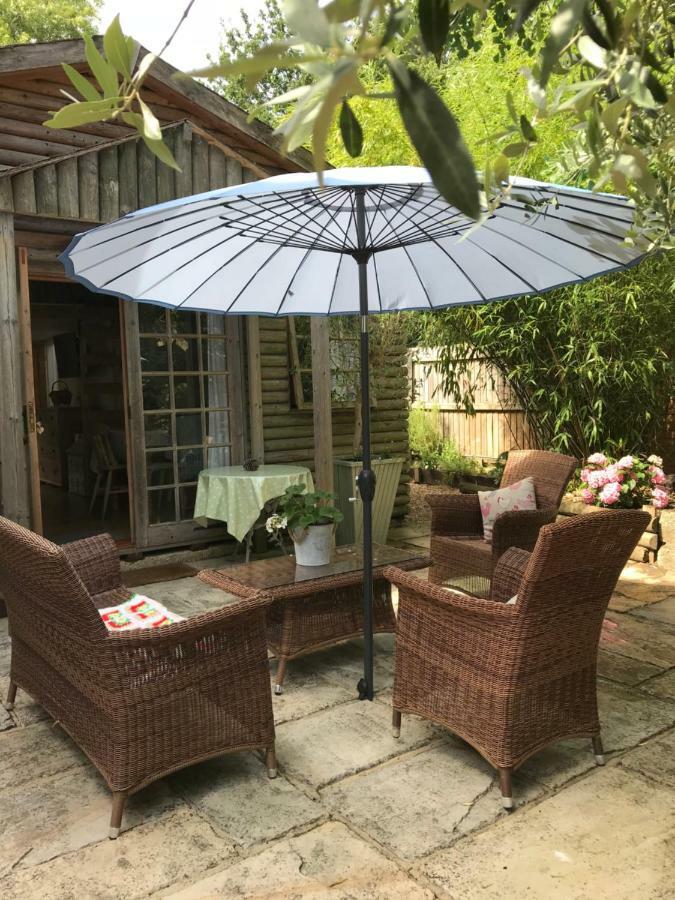 Stapehill Lodge B&B Hampreston Экстерьер фото