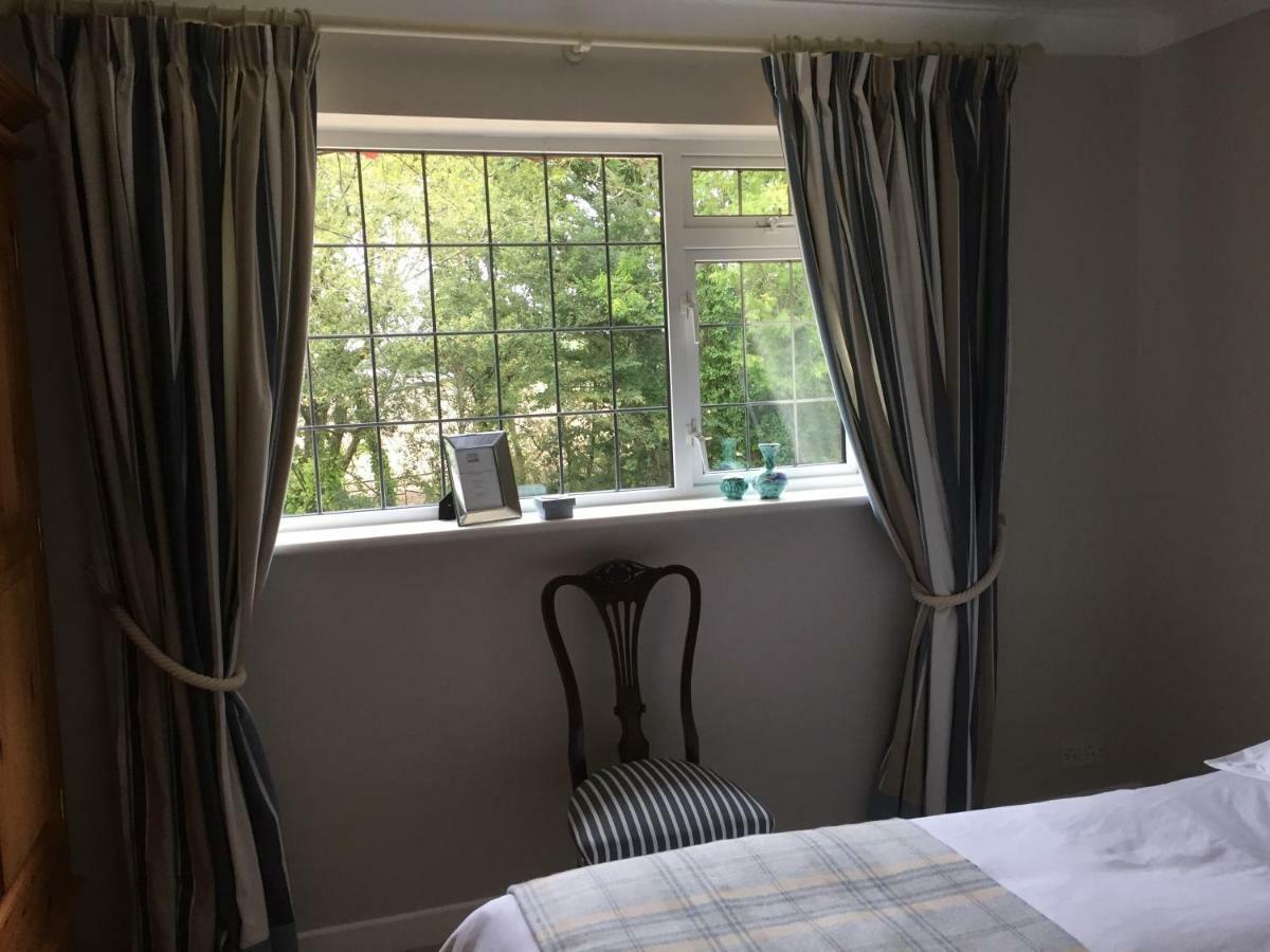 Stapehill Lodge B&B Hampreston Экстерьер фото